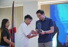 Hardworking Student Receives P220,000 Scholarship for His Efforts| PhilNews