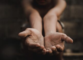 4-Year-Old Boy Begging on Street Dies After Being Hit by SUV in Manila
