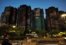 Hong Kong Fire Death Toll Rises At 128, Mourning Begins