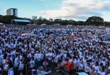 Thousands of anti-graft protesters take to streets of Manila for second day