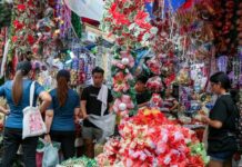Divisoria Vendors Struggle w/ Slow Sales as Online Shopping Grows