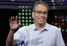Mar Roxas Responds After Being Linked to Controversial Duterte Message