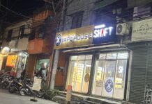 Lady Customer Upset Over Rude Vape Shop Attendant