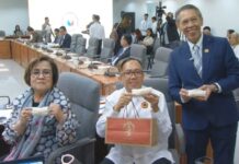 De Lima, Cendaña, Diokno Bring “Mary Grace” Food Product during Sara Duterte Impeachment Rap’s Deliberation