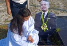 Female Graduate Honors Late Father by Placing 13 Medals on His Standee