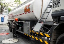 Philippines says working with Washington to obtain oil from U.S.-sanctioned countries
