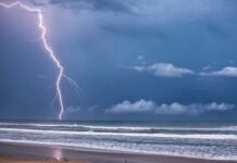 Fisherman Dies After Allegedly Being Struck by Lightning While at Sea in Palawan