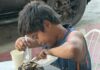 Kind-Hearted Netizen Gives Cake to Young Street Child