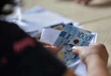 DSWD Says Middle-Class Families May Also Receive AICS Assistance