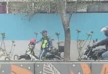 Netizen Upset After Traffic Enforcer Allegedly Asked Them to Leave While Eating by the Roadside