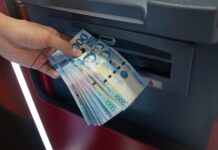 Woman Forgets P6,000 Cash at ATM, Man Behind Her in Line Allegedly Takes Money