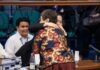 Opposing counsels Kapunan, Ferrer share hug before August 17 impeachment trial