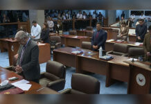 Lito Lapid draws comments after leading prayer at Senate