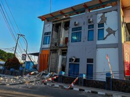 Magnitude 7.7 Earthquake Hits Indonesia, Triggers Tsunami Warning