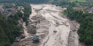 Rescuers search for survivors after devastating Nepal flood