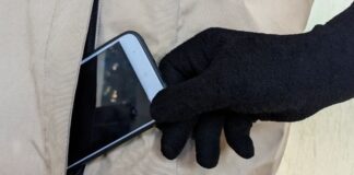 2 Friends Arrested for Allegedly Stealing Cellphones From Construction Workers in Quezon City