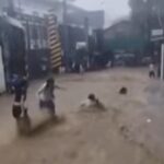 Students Swept Away by Strong Floodwaters While Heading Home After Class Suspension