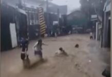 Students Swept Away by Strong Floodwaters While Heading Home After Class Suspension