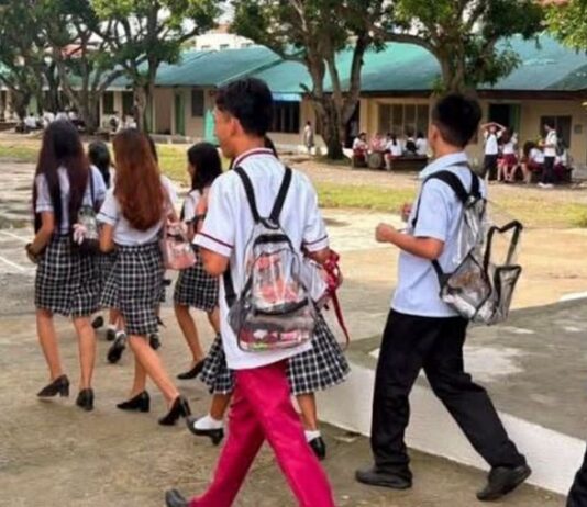 Iloilo Public High School Requires Students to Use Transparent Bags for Safety
