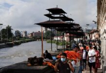 Despite losing everything, communities along the Nepal‑Tibet border are helping each other rebuild