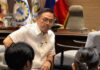 Mayor Ruffy Biazon Confronts 2 Young Men Who Slapped Sleeping Man on Alabang Footbridge